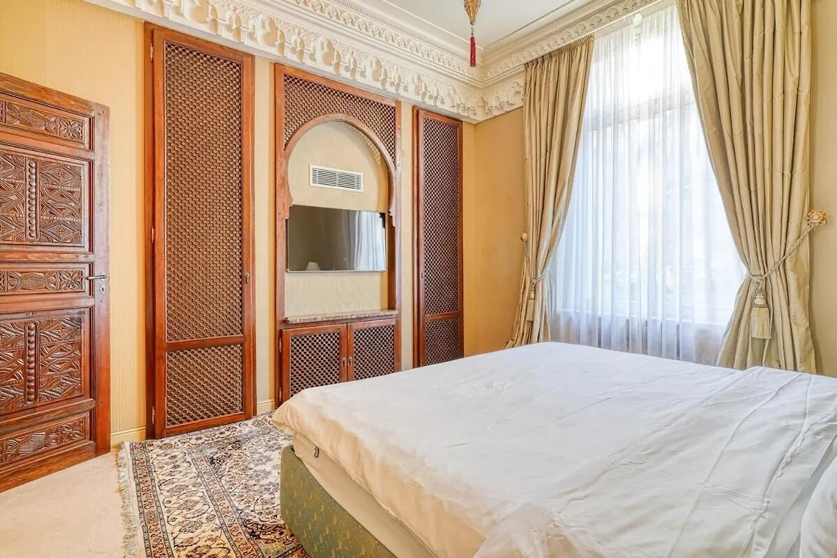 Marrakech Suite Champs Elysees contacts